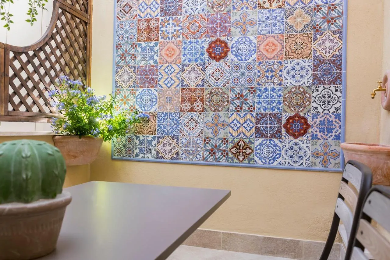 Apartment Downtown_Blossom With Small Terrace Rome